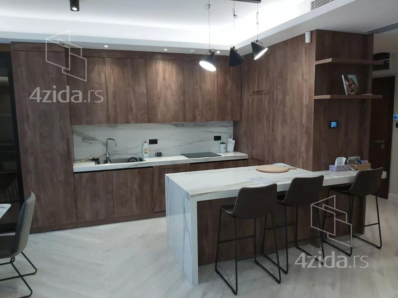 Četvorosoban stan | 4zida