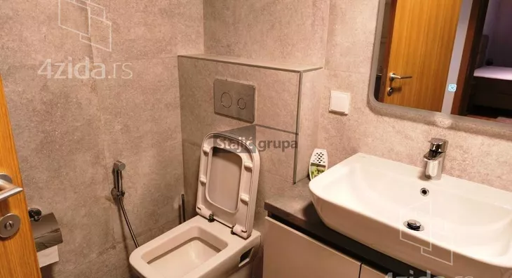 Petosoban stan | 4zida