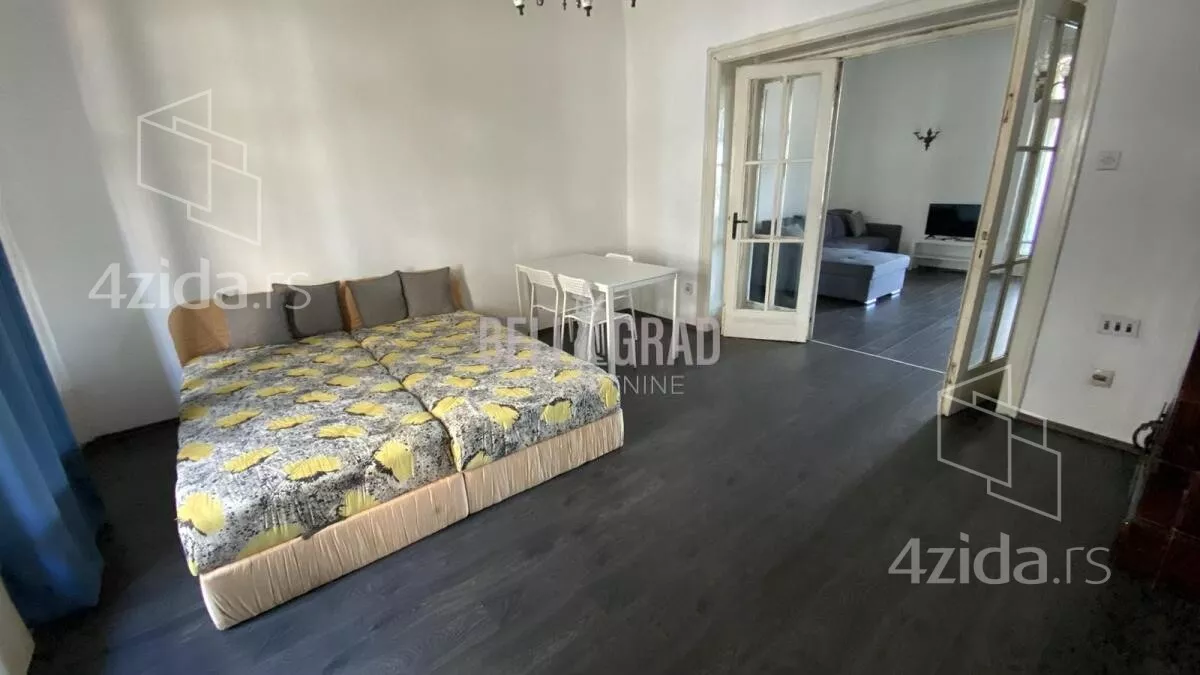 Šestosoban stan | 4zida