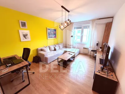Crveni Pevac | 4zida.rs