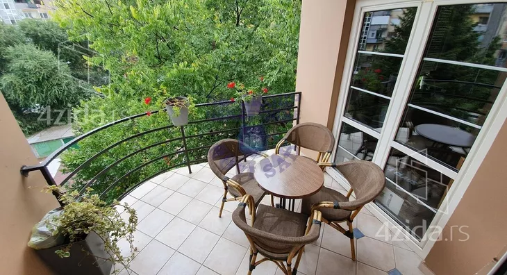 Petoiposoban stan | 4zida