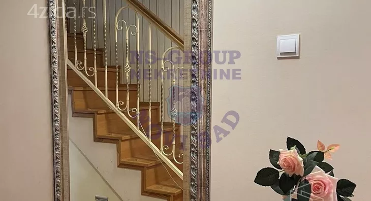 Četvoroiposoban stan | 4zida