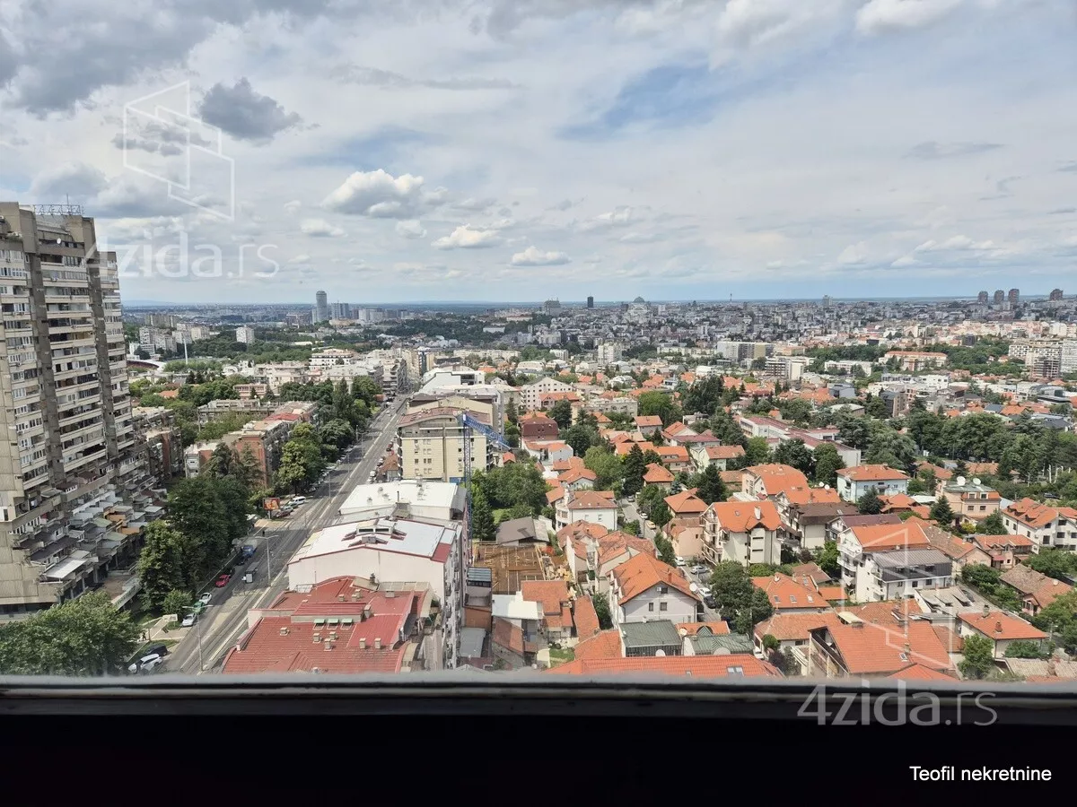 Četvoroiposoban stan | 4zida