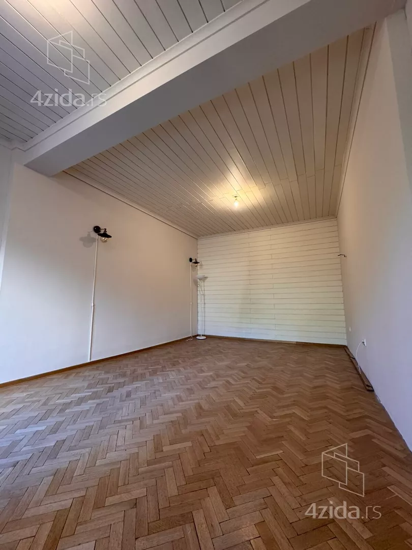 Četvoroiposoban stan | 4zida