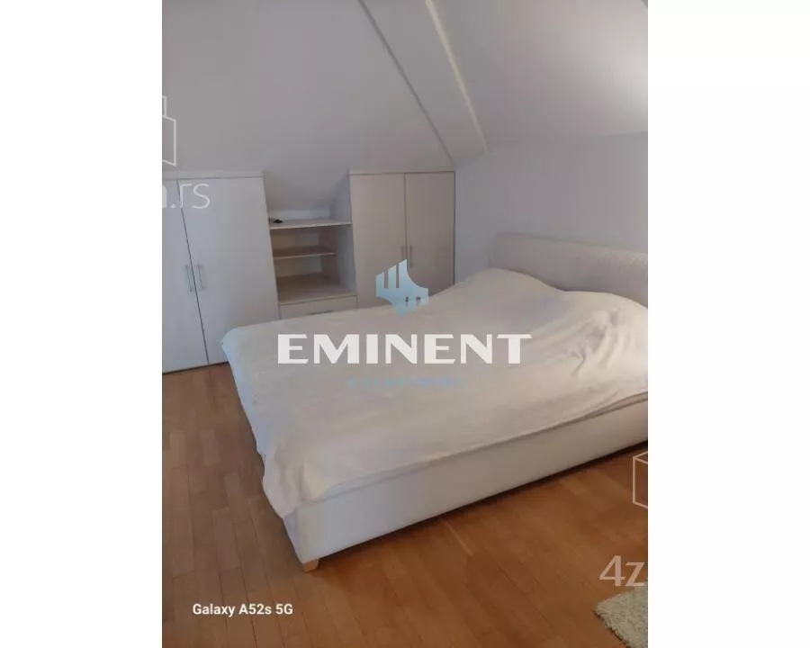 Četvoroiposoban stan | 4zida