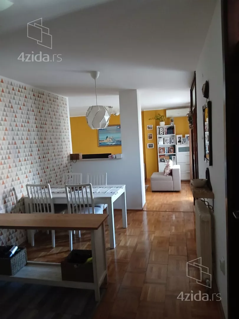 Troiposoban stan | 4zida