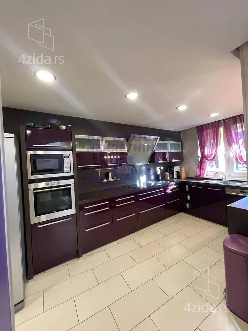 Sedmosoban stan | 4zida