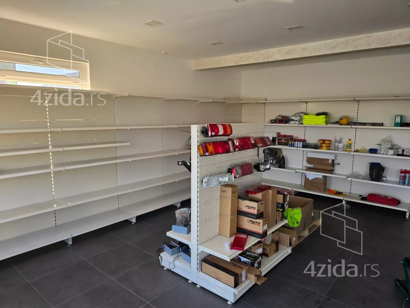 Poslovni prostor | 4zida