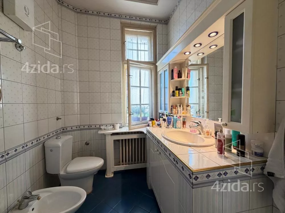 Petoiposoban stan | 4zida