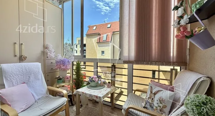 Dvoiposoban stan | 4zida