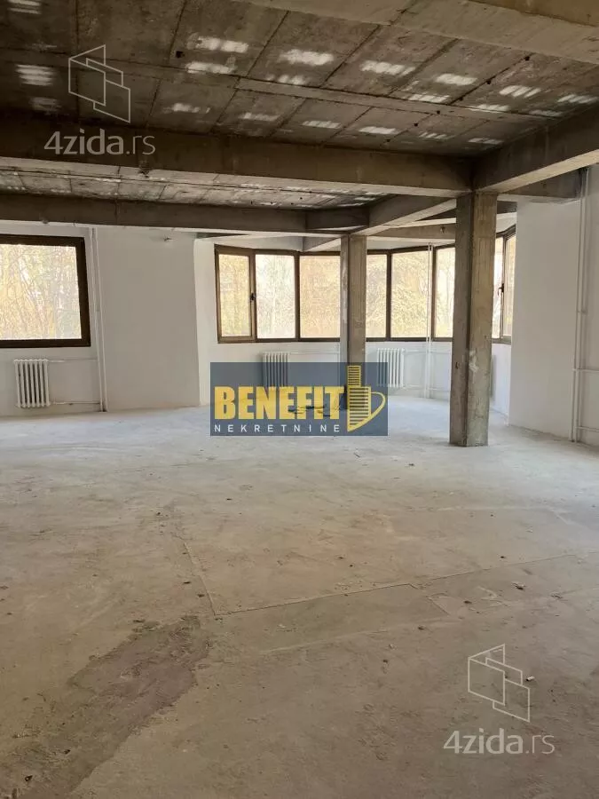 Poslovna zgrada | 4zida