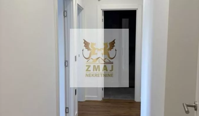 Šestosoban stan | 4zida