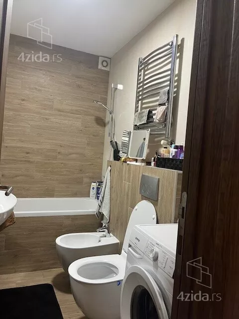 Troiposoban stan | 4zida