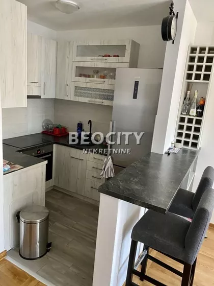 Bulevar Cara Lazara | 4zida.rs