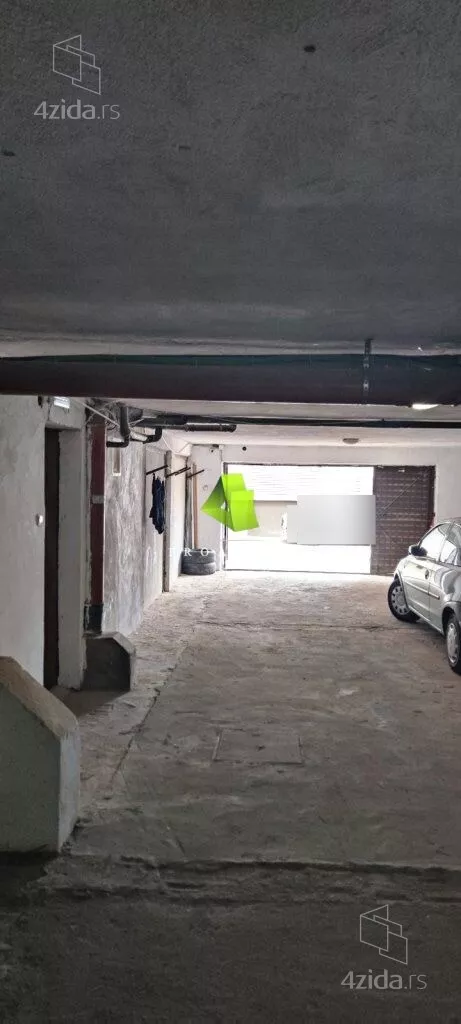 Garaža | 4zida
