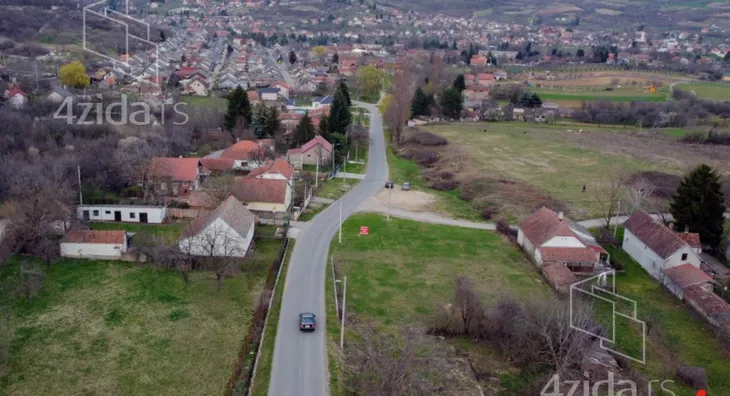 Plac | 4zida