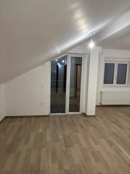 Miće Popovića 25 | 4zida.rs