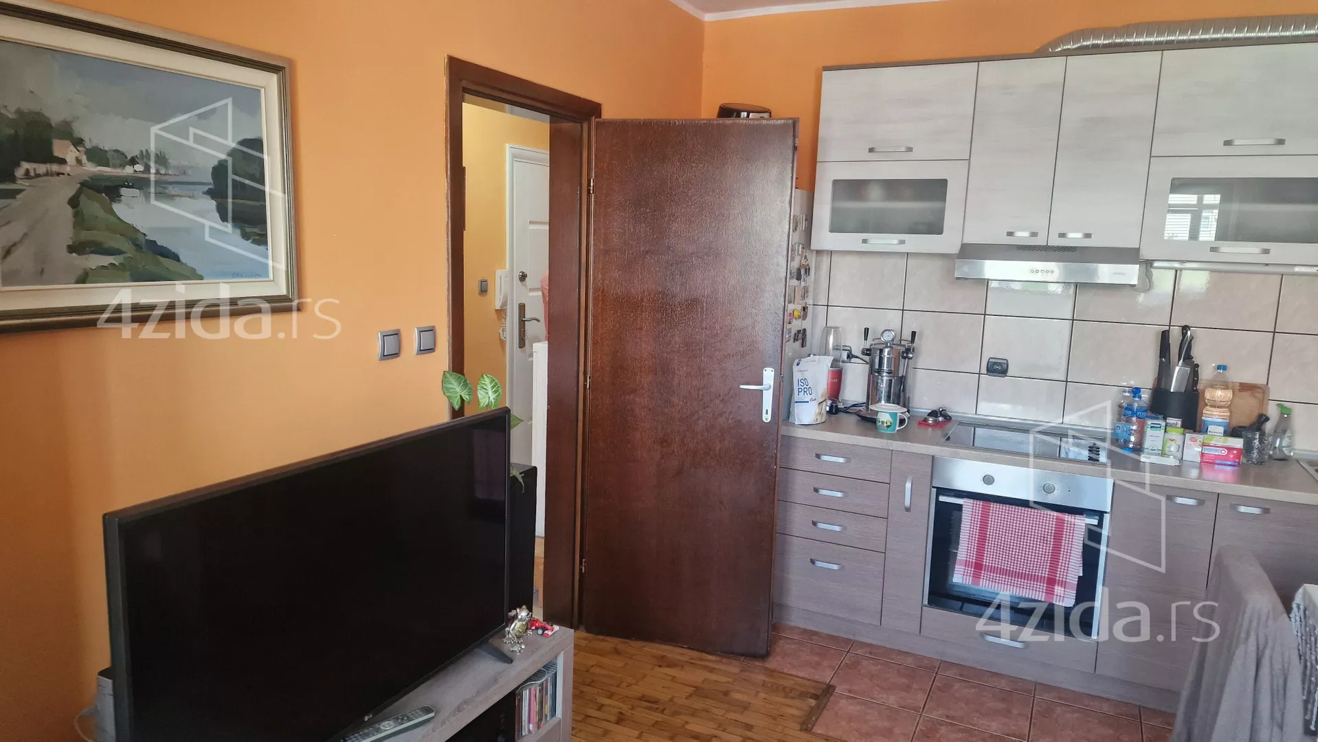 Jednoiposoban stan | 4zida