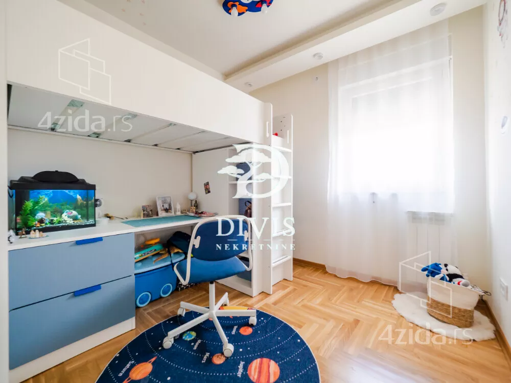 Troiposoban stan | 4zida