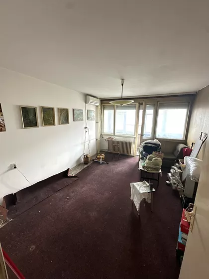 Crveni Pevac | 4zida.rs