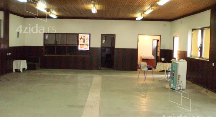 Poslovna zgrada | 4zida