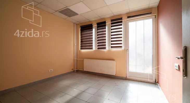 Poslovna zgrada | 4zida