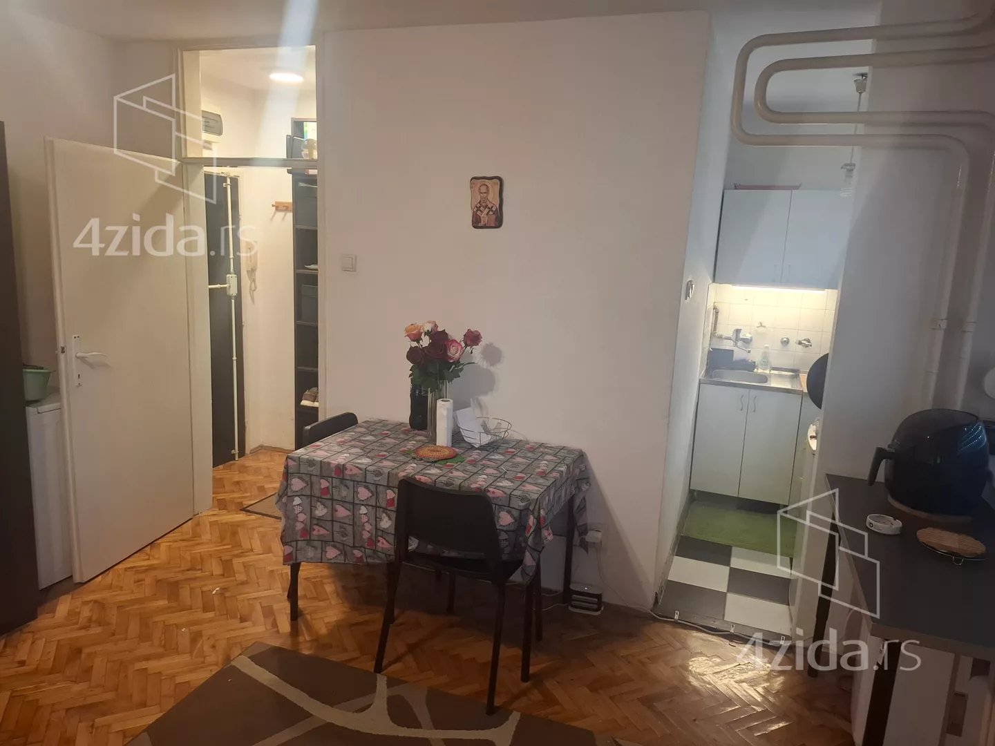 Garsonjera | 4zida