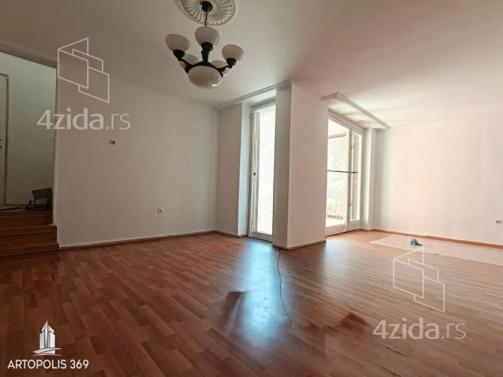 5-etažna kuća | 4zida
