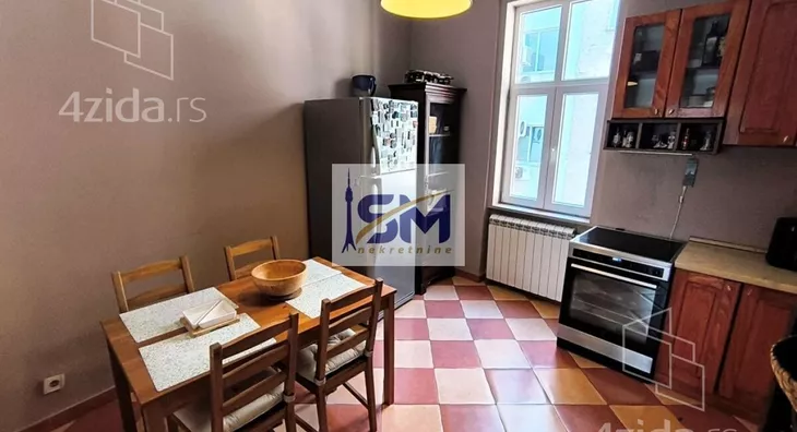 Četvoroiposoban stan | 4zida