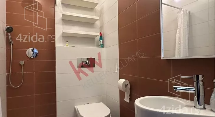 Petoiposoban stan | 4zida
