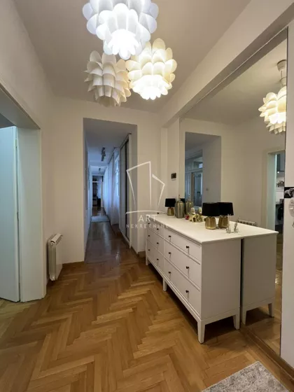 Zmaj Jovina | 4zida.rs