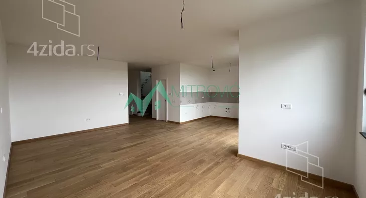 Petosoban stan | 4zida