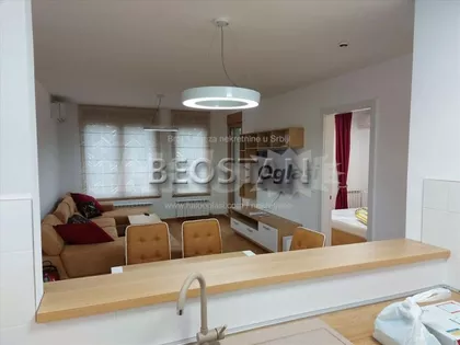 Tadije Sondermajera | 4zida.rs