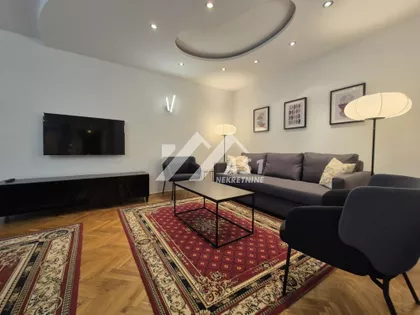 Petra Drapšina | 4zida.rs