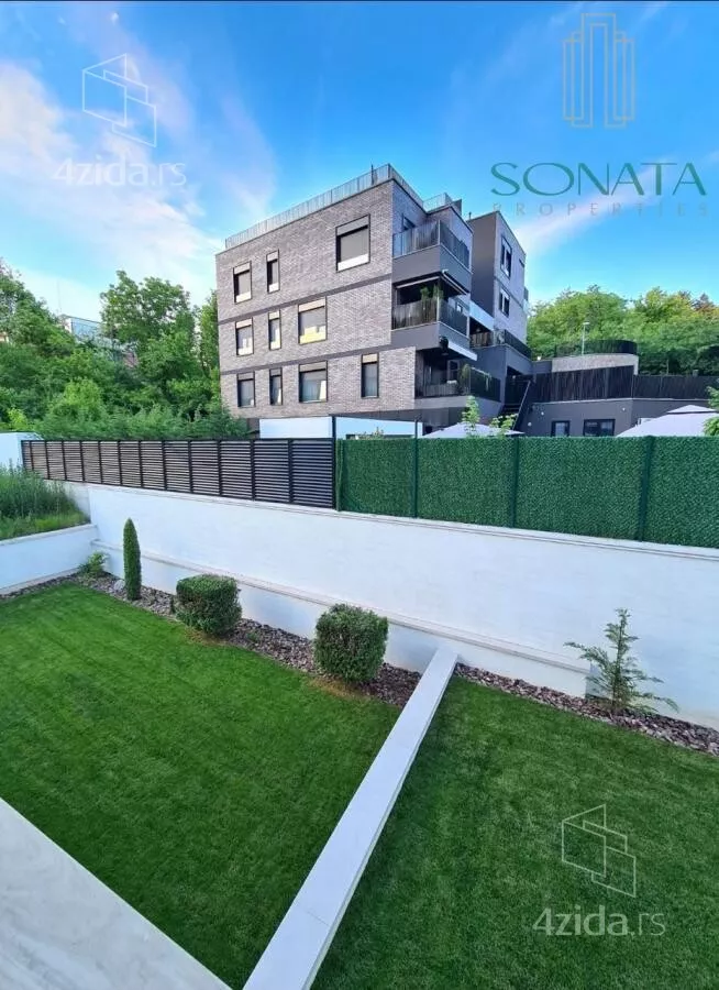 Šestosoban stan | 4zida