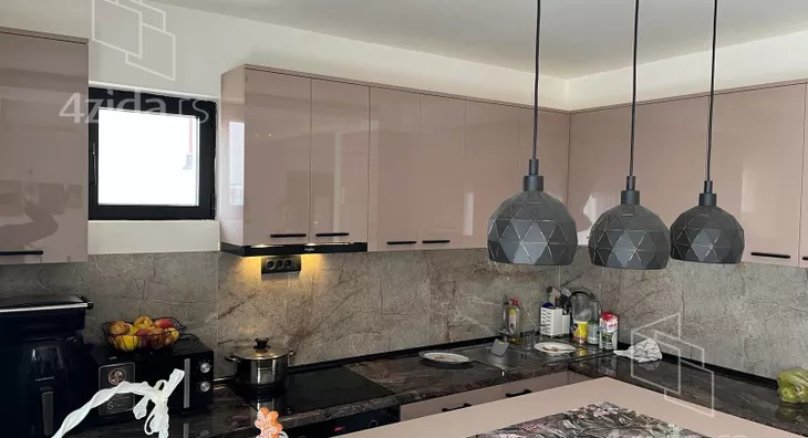 4-etažna kuća | 4zida