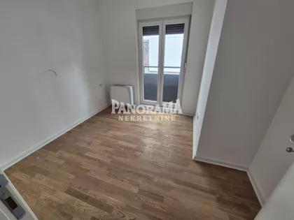 Crnogorska | 4zida.rs