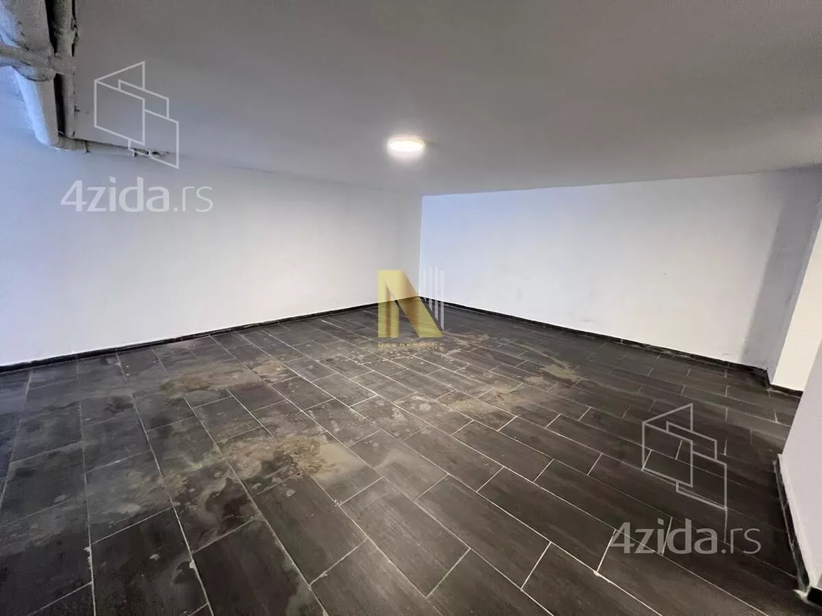 Garaža | 4zida