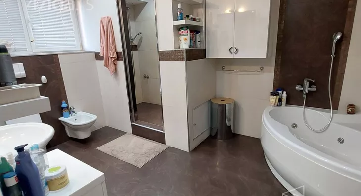 4-etažna kuća | 4zida