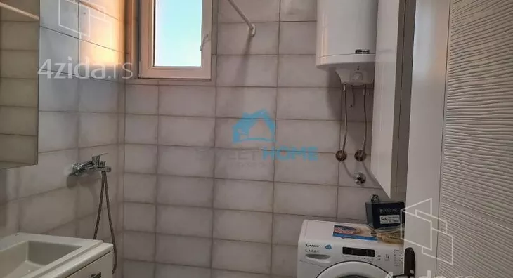 Četvoroiposoban stan | 4zida