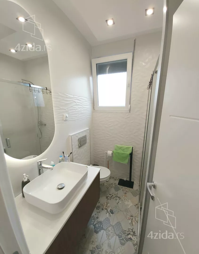 Petosoban stan | 4zida