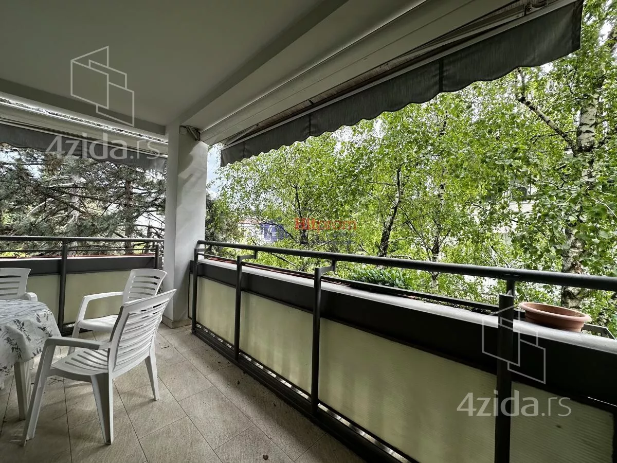 Četvoroiposoban stan | 4zida