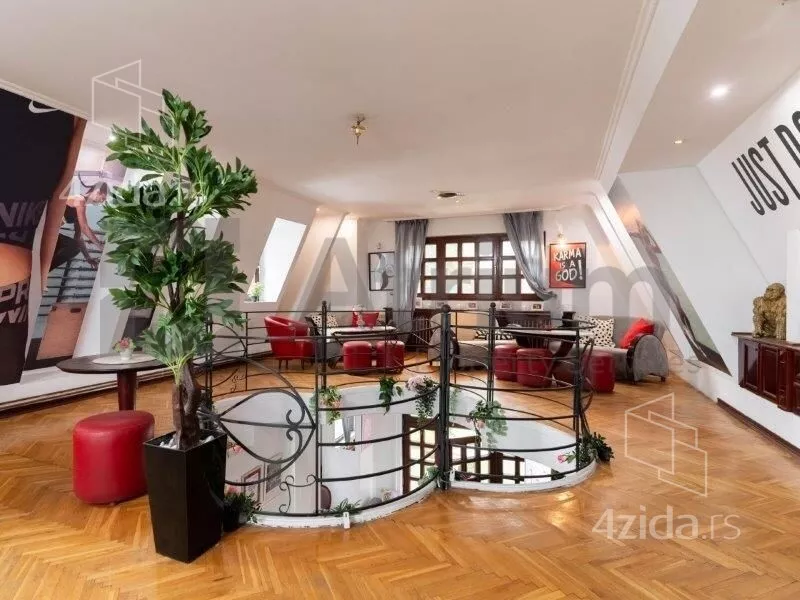 Poslovna zgrada | 4zida