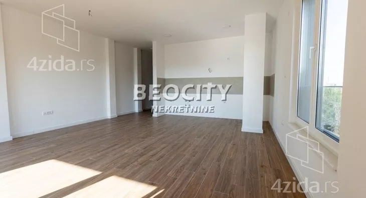 Četvoroiposoban stan | 4zida