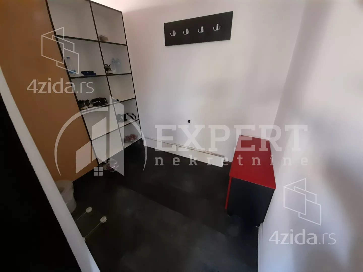 Lokal | 4zida