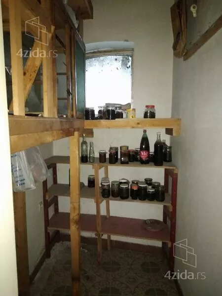 Četvoroiposoban stan | 4zida