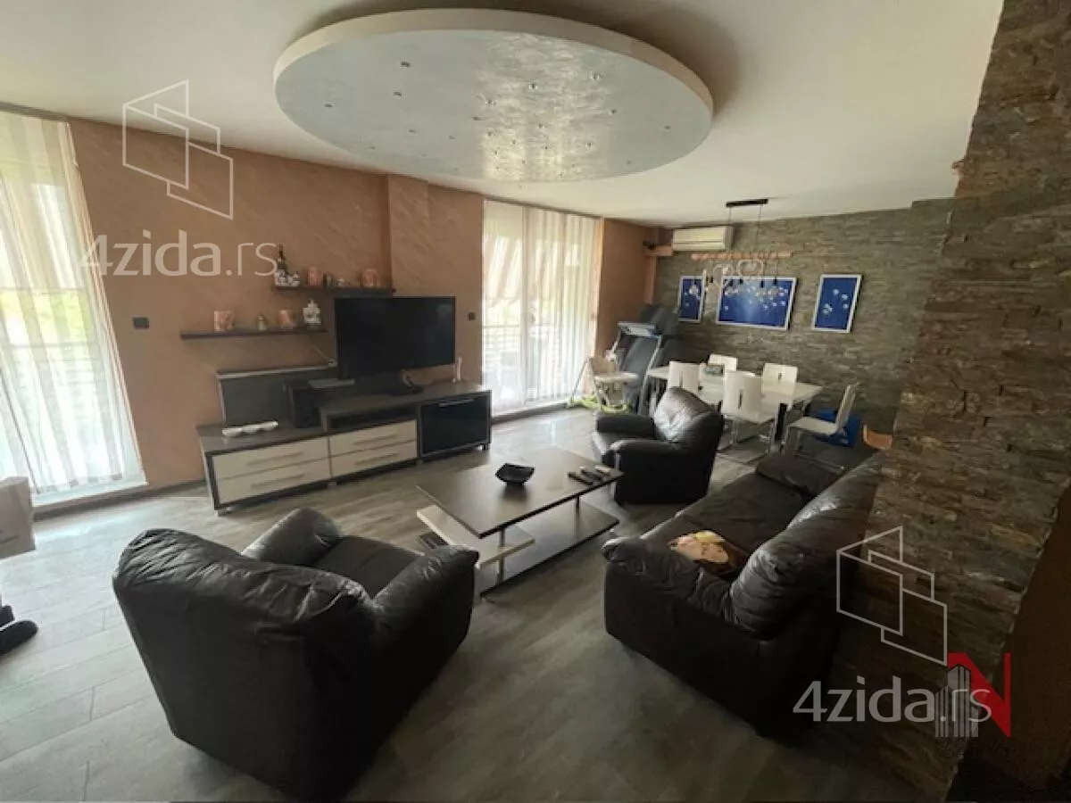 Petosoban stan | 4zida