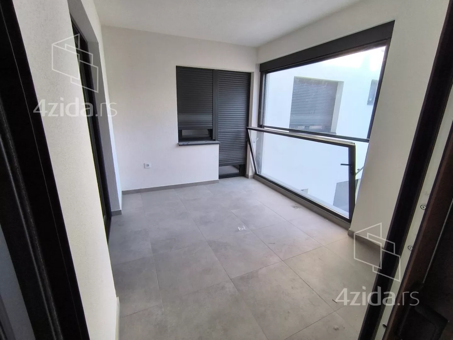 Petosoban stan | 4zida