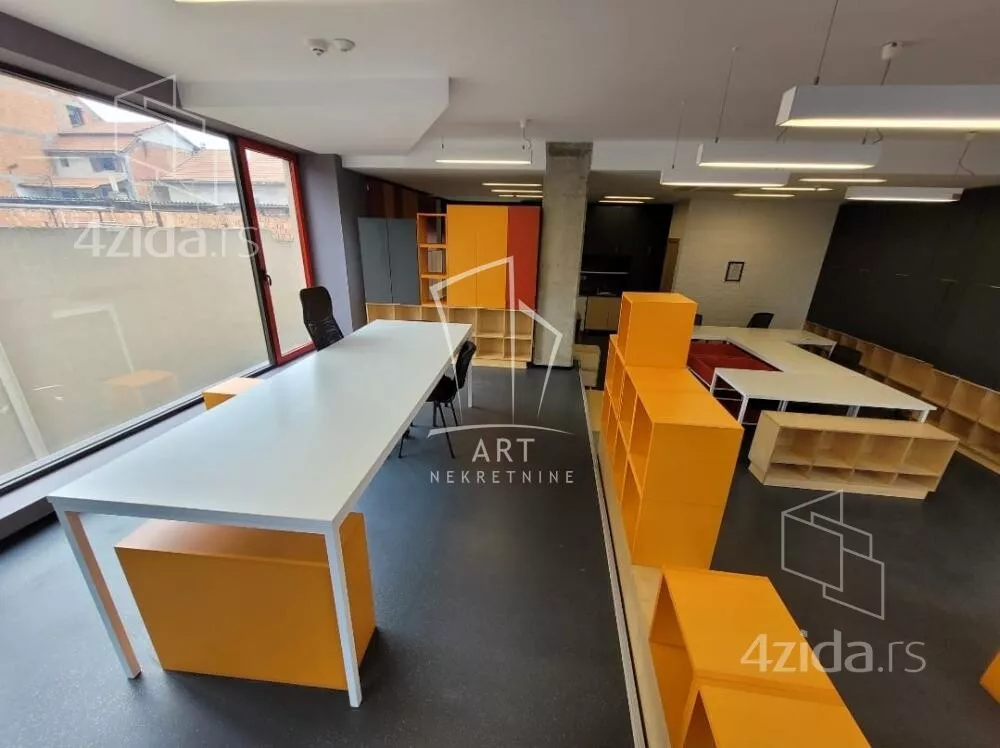 Poslovni prostor | 4zida