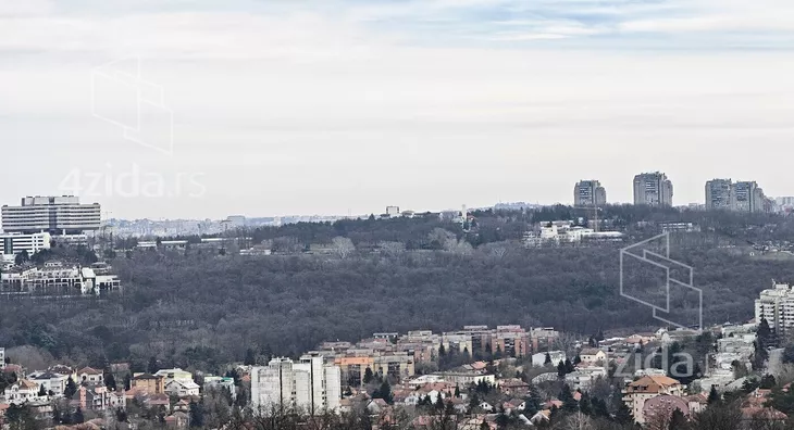 Četvoroiposoban stan | 4zida